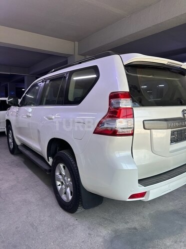 Toyota Land Cruiser Prado-7