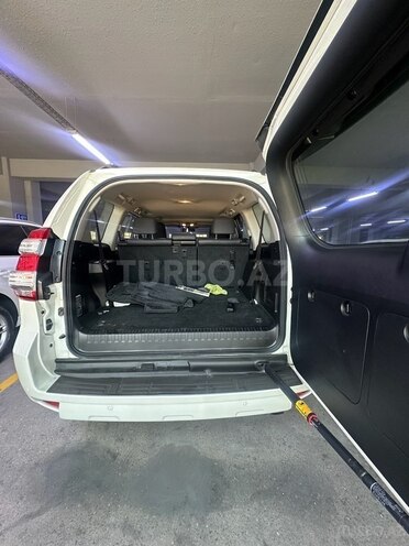 Toyota Land Cruiser Prado-8