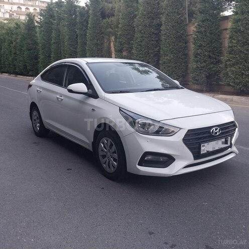 Hyundai Accent-1