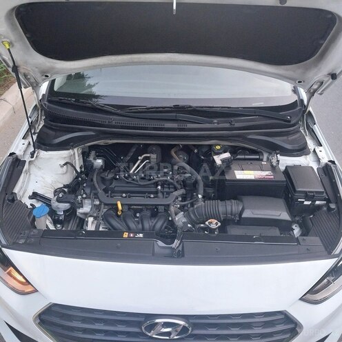 Hyundai Accent-6