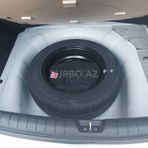 Hyundai Accent-15