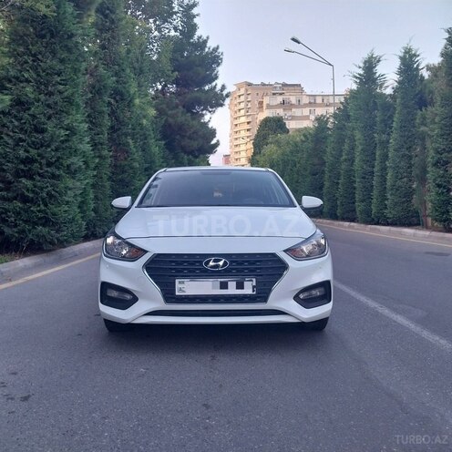 Hyundai Accent-9