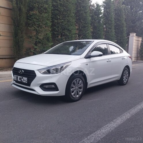 Hyundai Accent-7