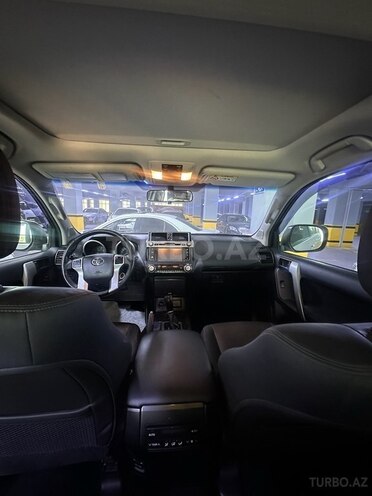 Toyota Land Cruiser Prado-11
