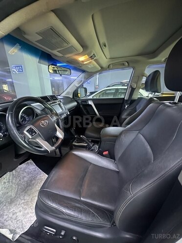 Toyota Land Cruiser Prado-12