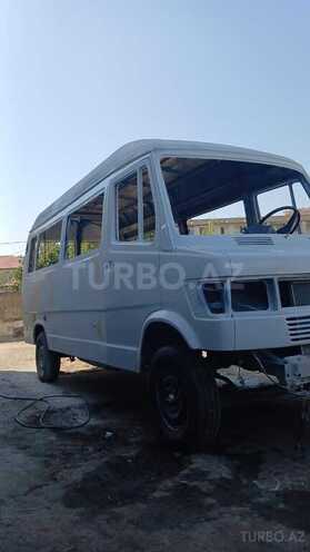 Mercedes 208 D-17