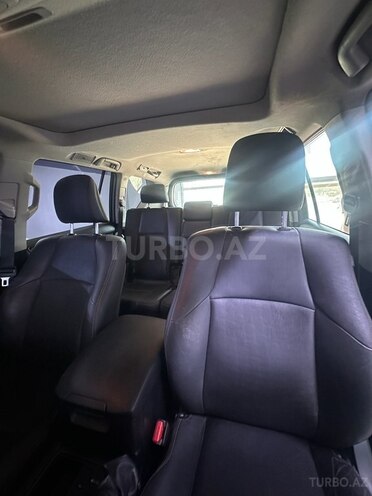 Toyota Land Cruiser Prado-13