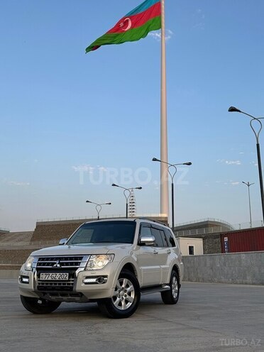 Mitsubishi Pajero 2010, 202,650 km - 3.5 л - Bakı