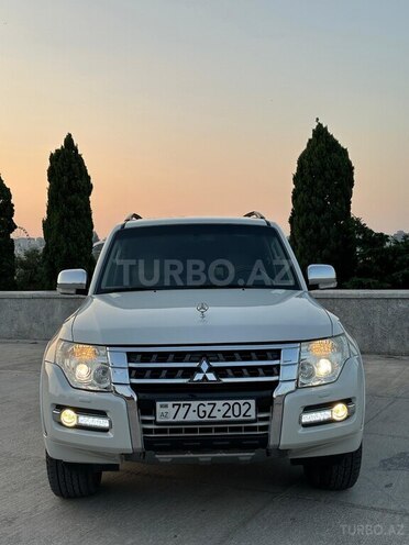 Mitsubishi Pajero 2010, 202,650 km - 3.5 л - Bakı