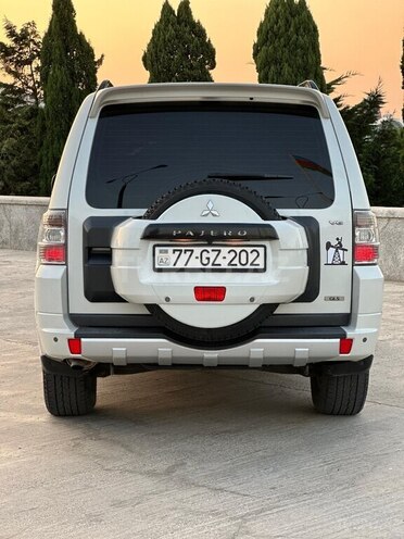 Mitsubishi Pajero 2010, 202,650 km - 3.5 л - Bakı