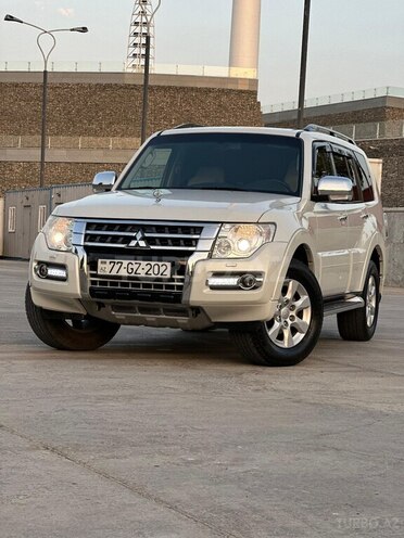 Mitsubishi Pajero 2010, 202,650 km - 3.5 л - Bakı