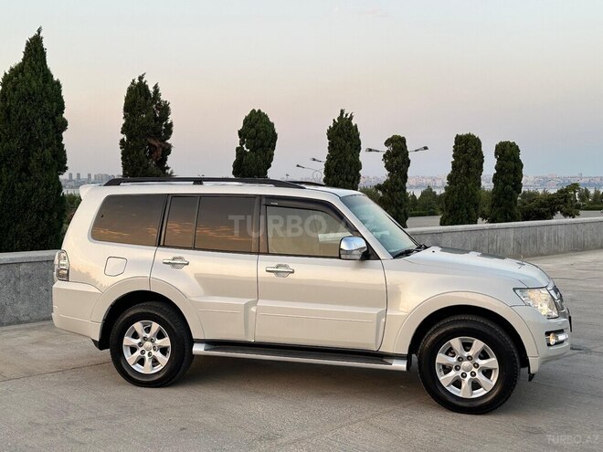 Mitsubishi Pajero 2010, 202,650 km - 3.5 л - Bakı