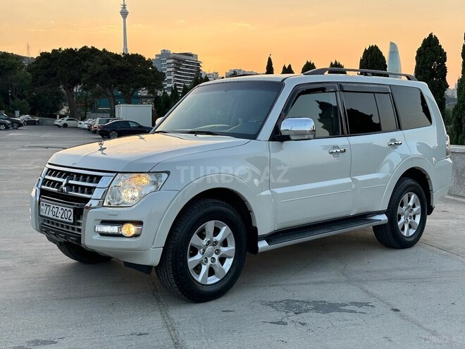 Mitsubishi Pajero 2010, 202,650 km - 3.5 л - Bakı