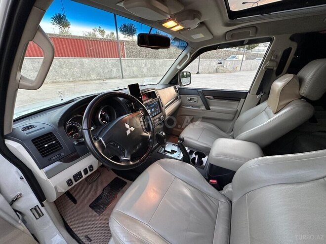 Mitsubishi Pajero 2010, 202,650 km - 3.5 л - Bakı