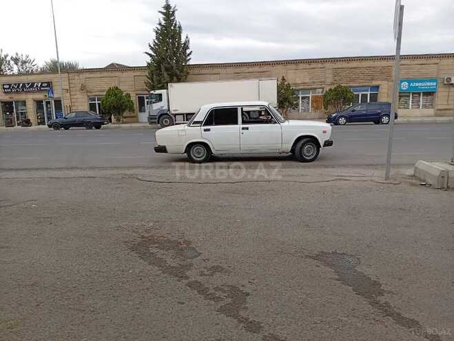 LADA (VAZ) 2107 1999, 568,000 km - 1.6 l - Salyan