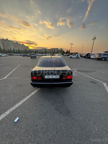 Mercedes E 270 2001, 350,000 km - 2.7 l - Sumqayıt