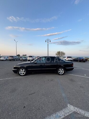 Mercedes E 270 2001, 350,000 km - 2.7 l - Sumqayıt