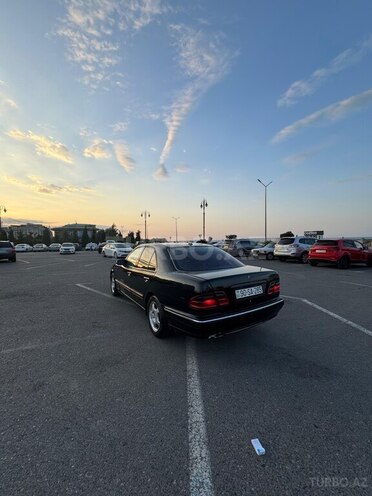 Mercedes E 270 2001, 350,000 km - 2.7 l - Sumqayıt