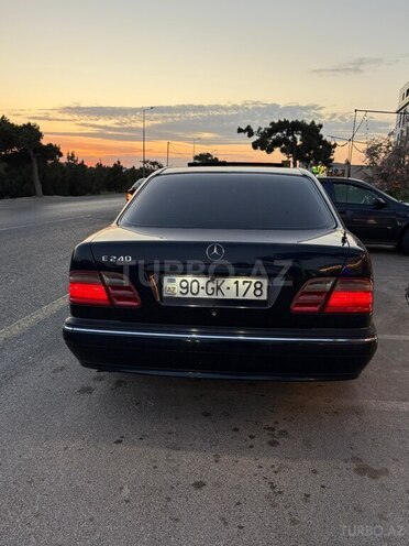 Mercedes E 240 2001, 286,000 km - 2.6 л - Bakı