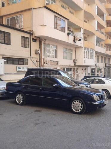 Mercedes E 240 2001, 286,000 km - 2.6 л - Bakı