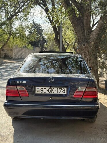 Mercedes E 240 2001, 286,000 km - 2.6 л - Bakı