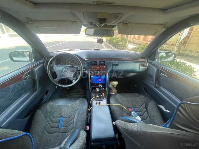 Mercedes E 280 1997, 298,608 km - 2.8 l - Goranboy