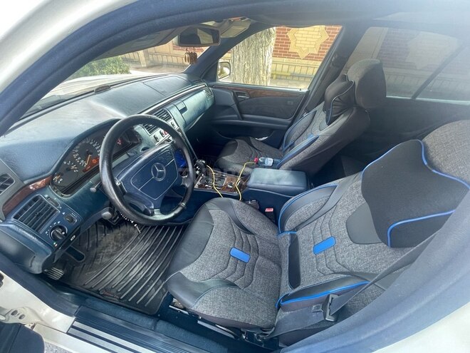 Mercedes E 280 1997, 298,608 km - 2.8 l - Goranboy