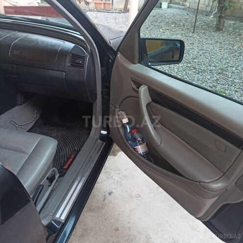 Mercedes C 200 2000, 320,000 km - 2.0 l - Ağdaş