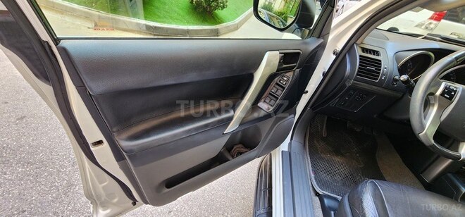Toyota Land Cruiser Prado 2012, 214,000 km - 2.7 л - Bakı