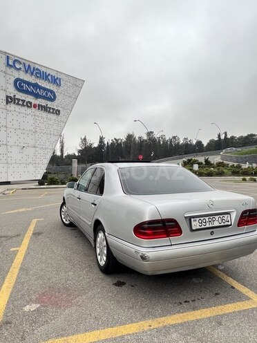 Mercedes E 220 1999, 348,000 km - 2.2 l - Bakı