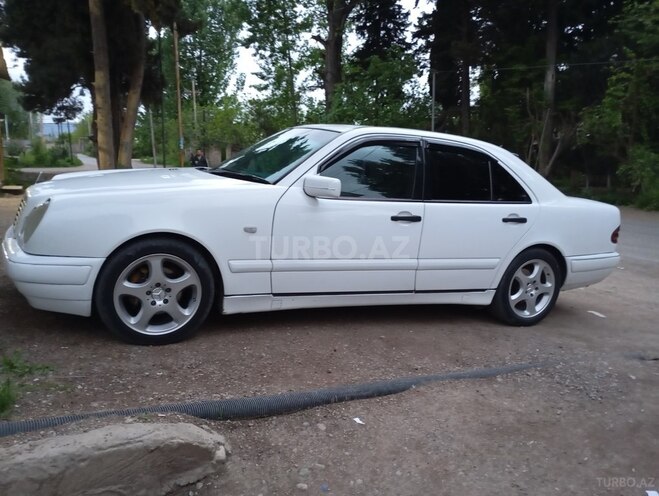 Mercedes E 220 d 1999, 543,133 km - 2.2 l - Füzuli