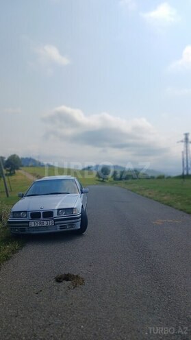 BMW 316 1994, 330,000 km - 1.6 l - Tovuz