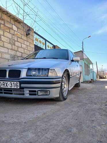BMW 316 1994, 330,000 km - 1.6 l - Tovuz