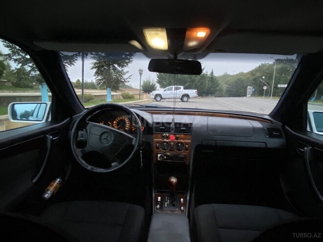 Mercedes C 240 1997, 350,000 km - 2.4 l - Quba