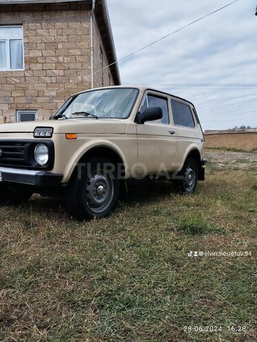 LADA (VAZ) Niva 1997, 175,000 km - 1.7 л - Yardımlı