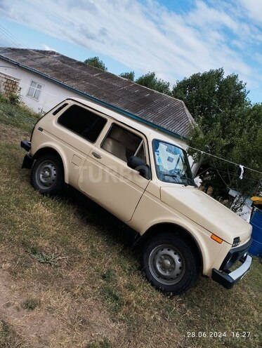 LADA (VAZ) Niva 1997, 175,000 km - 1.7 л - Yardımlı