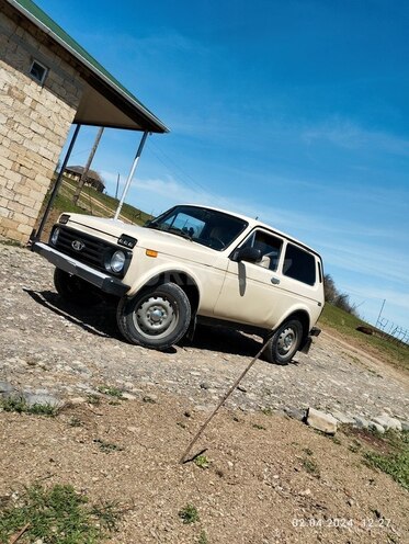 LADA (VAZ) Niva 1997, 175,000 km - 1.7 л - Yardımlı