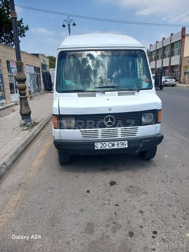 Mercedes 208 D 1987, 380,000 km - 2.3 л - Biləsuvar