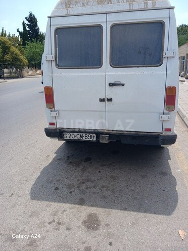 Mercedes 208 D 1987, 380,000 km - 2.3 л - Biləsuvar