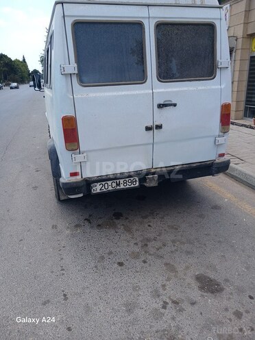 Mercedes 208 D 1987, 380,000 km - 2.3 л - Biləsuvar