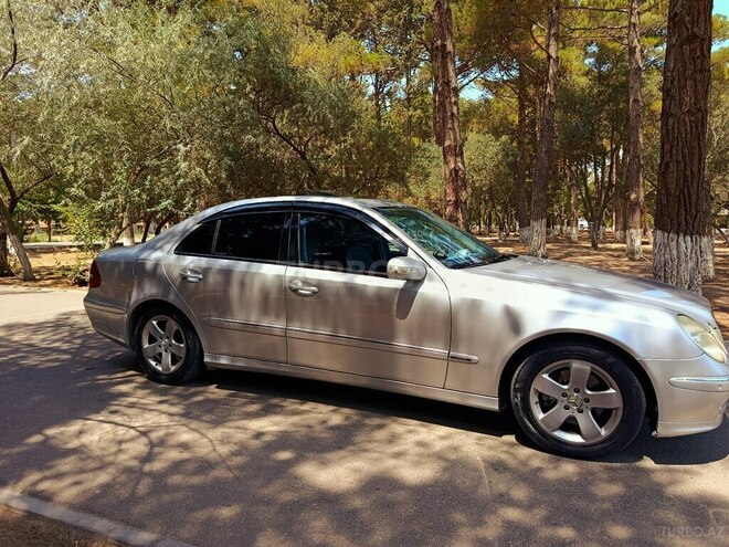 Mercedes E 270 2004, 332,000 km - 2.7 л - Sumqayıt