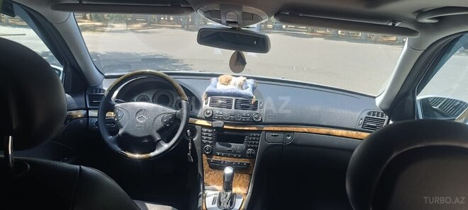 Mercedes E 270 2004, 332,000 km - 2.7 л - Sumqayıt