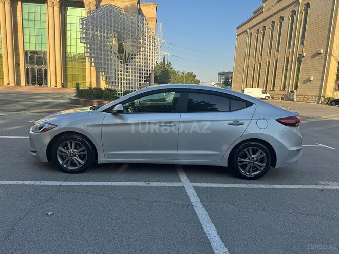 Hyundai Elantra 2016, 120,000 km - 2.0 l - Bakı