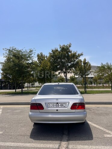 Mercedes E 240 2000, 380,000 km - 2.4 л - Bakı
