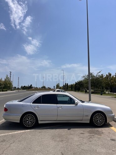 Mercedes E 240 2000, 380,000 km - 2.4 л - Bakı
