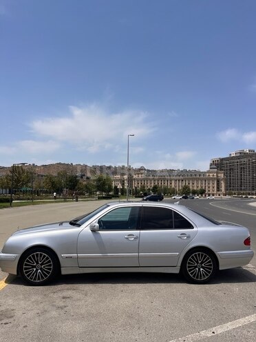 Mercedes E 240 2000, 380,000 km - 2.4 л - Bakı