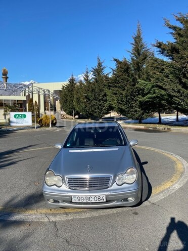 Mercedes C 200 2000, 334,615 km - 2.0 л - Qax