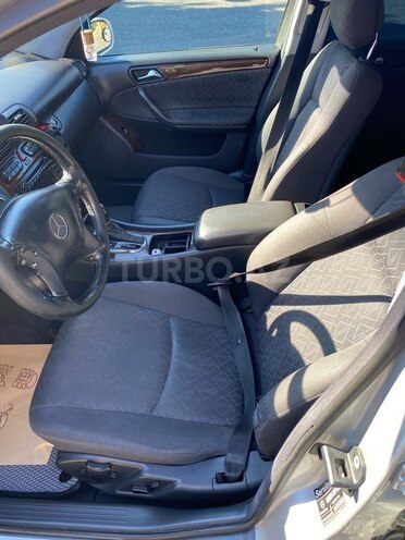 Mercedes C 200 2000, 334,615 km - 2.0 л - Qax