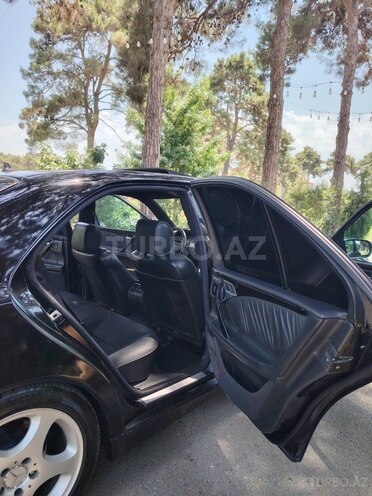 Mercedes E 320 2001, 213,300 km - 3.2 l - Bakı