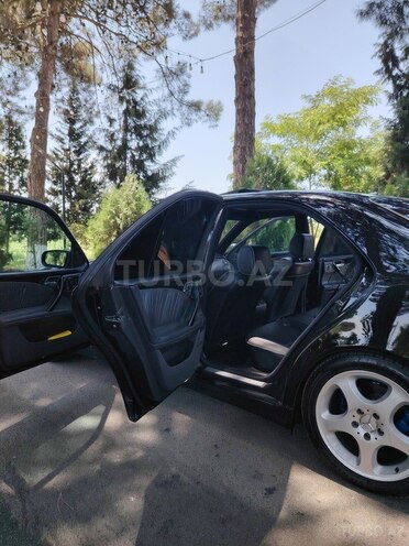 Mercedes E 320 2001, 213,300 km - 3.2 l - Bakı